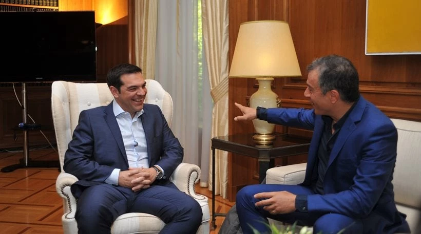 Στο Μέγαρο Μαξίμου ο Σταύρος Θεοδωράκης για το Σκοπιανό